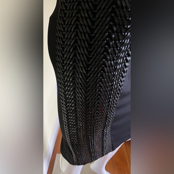 Euroka black pencil dress gold metal hook & eye front braided leather accent US4 - Picture 6 of 16